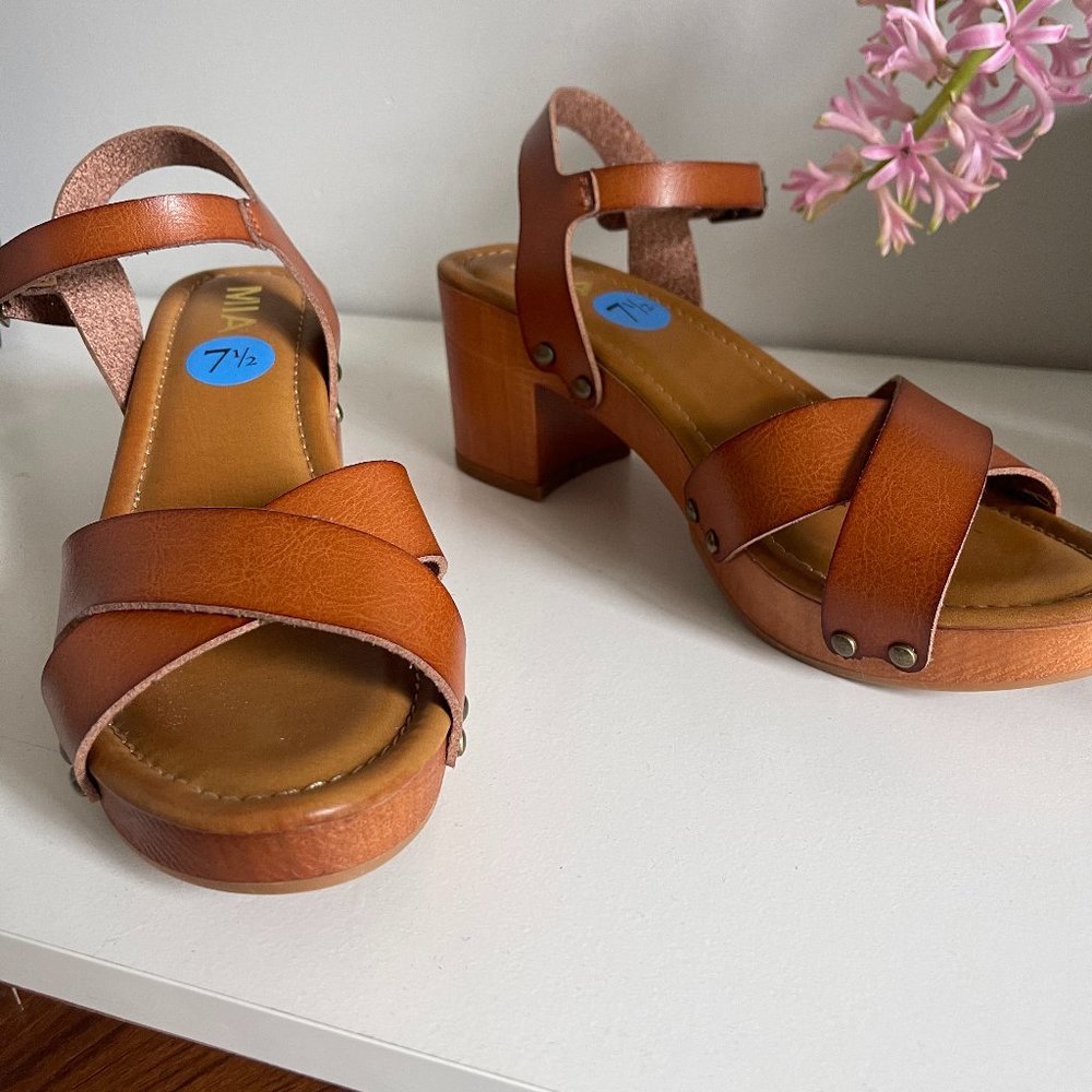 Mia Susan Women's Wooden Clog Sandals Size 7.5